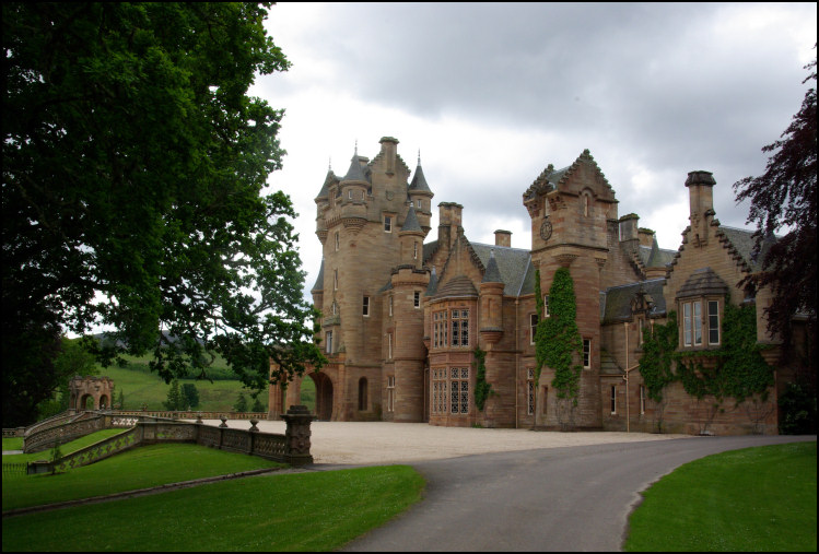 Ardross Castle By David Kratz Approaching ardross gives a cinematic sense of arrival — ideal for traitors fans’ photos.