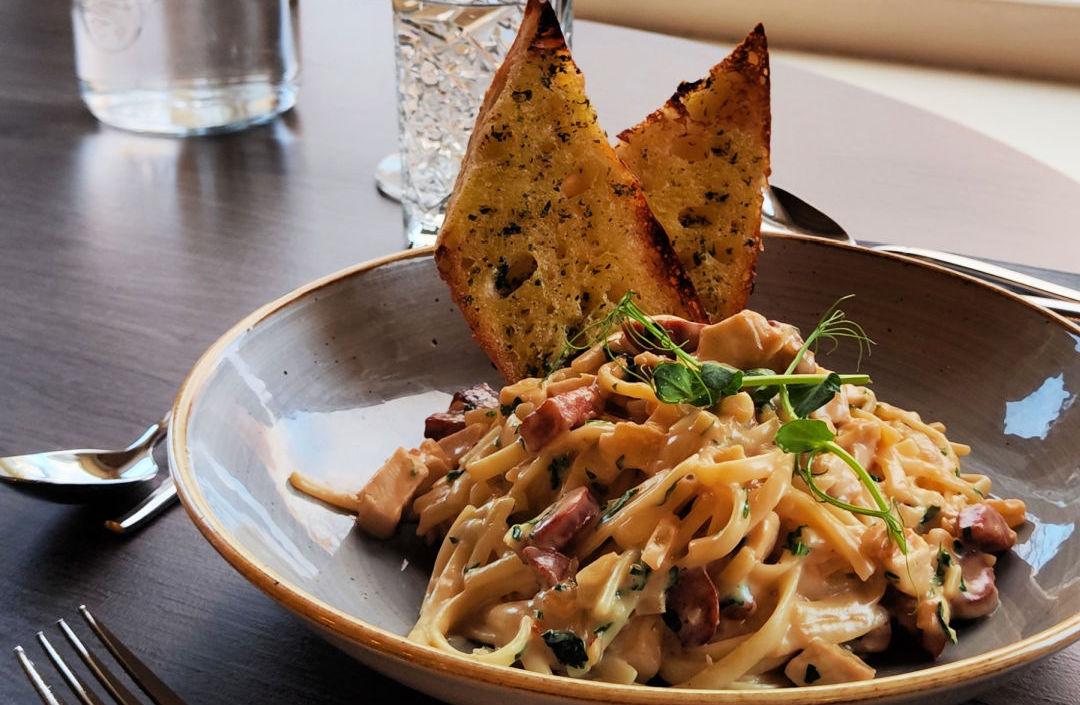 Smoky Pasta Garlic Bread W