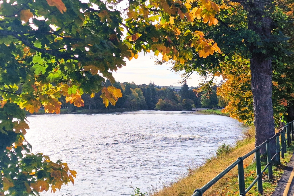 4 Beautiful walks along the river ness from the palace hotel