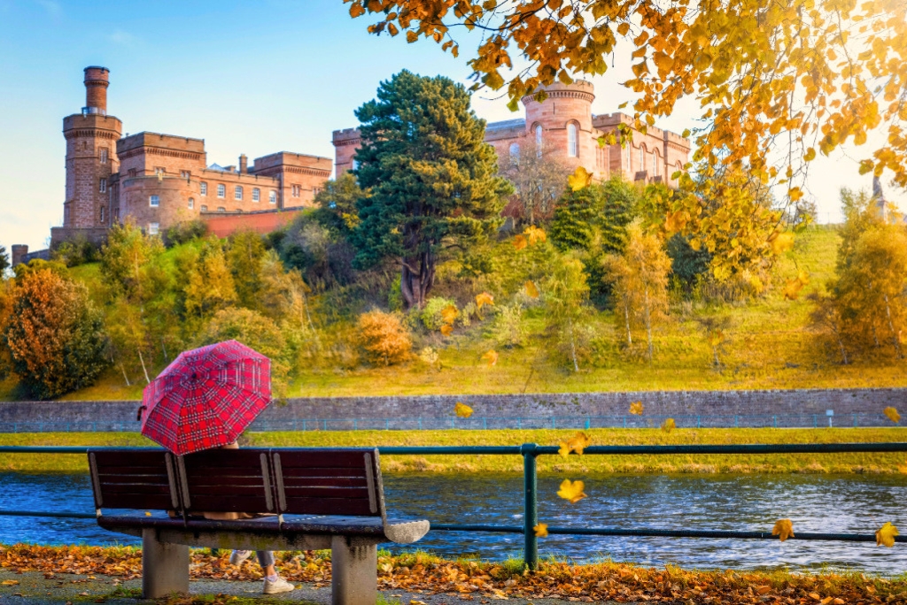 6 Autumn colours by the river ness and ness islands
