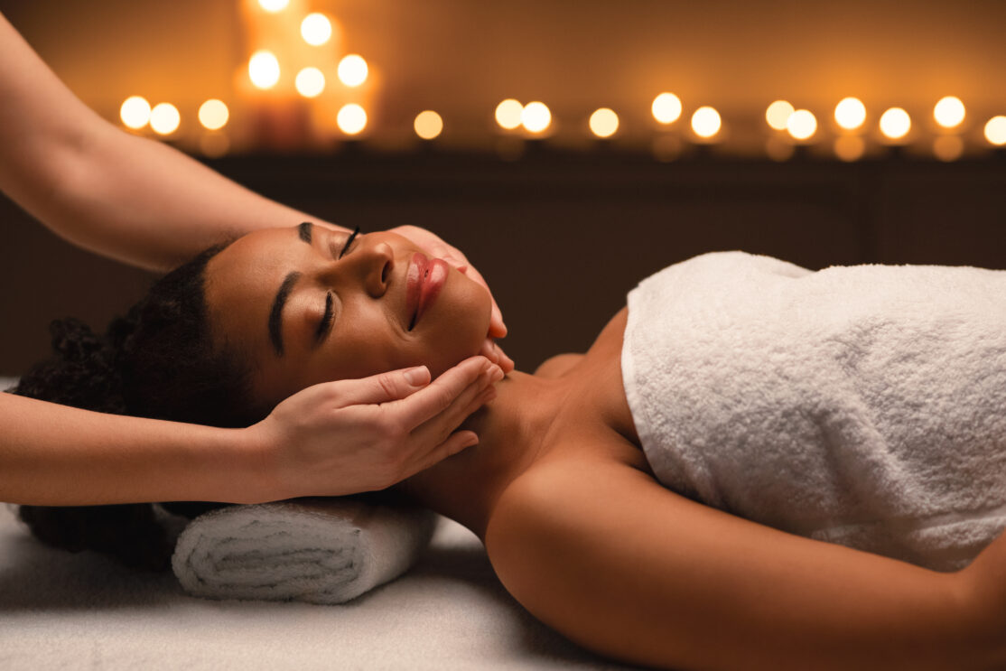 Pretty woman spa massage sstk
